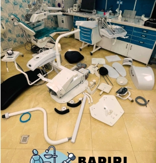 تصویر واقعی از مراحل باز کردن کامل یونیت دندانپزشکی در کلینیک – پروژه تعمیر و تعویض قطعه